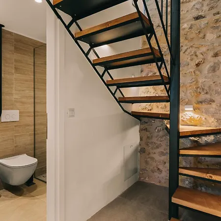 Nyaraló Hawk Tower - Towers Complex *