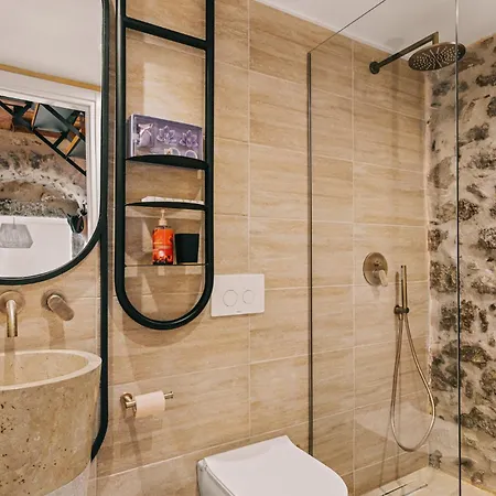 Nyaraló Hawk Tower - Towers Complex *