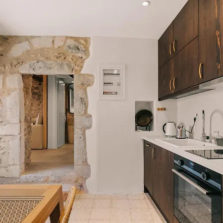 Hawk Tower - Towers Complex Pírgosz